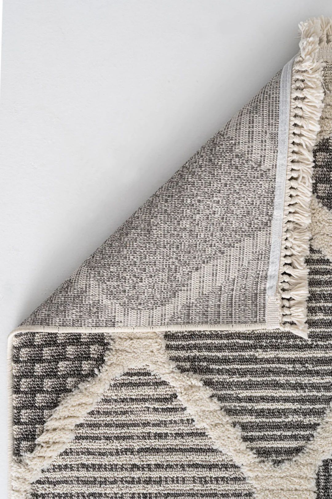 Diamond Patterned Rug | Soft and High Quality