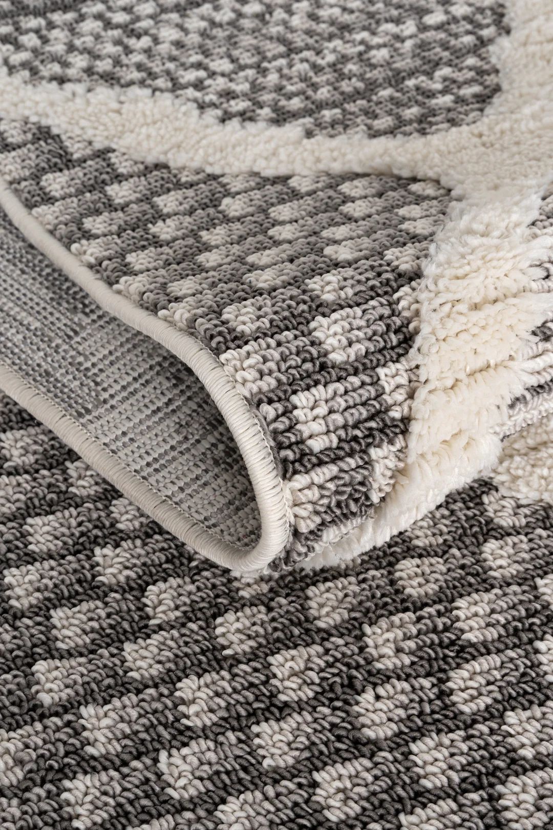 Diamond Patterned Rug | Soft and High Quality